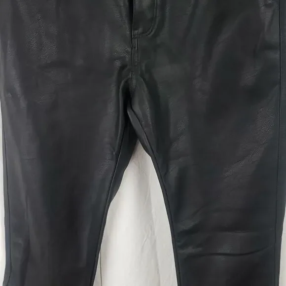 H&M Women's 8 Black Faux Leather Pants - Picture 3 of 13